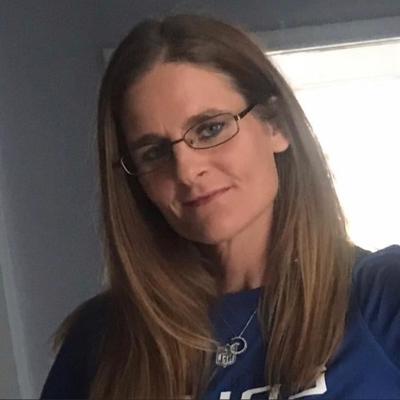 Meet your Posher, Christine - Picture 1 of 1